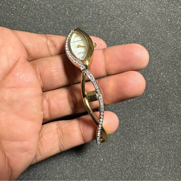 Armitron Now Gold Tone Quartz Analog Ladies Watch Diamond Pave Accent Working - Picture 2 of 6